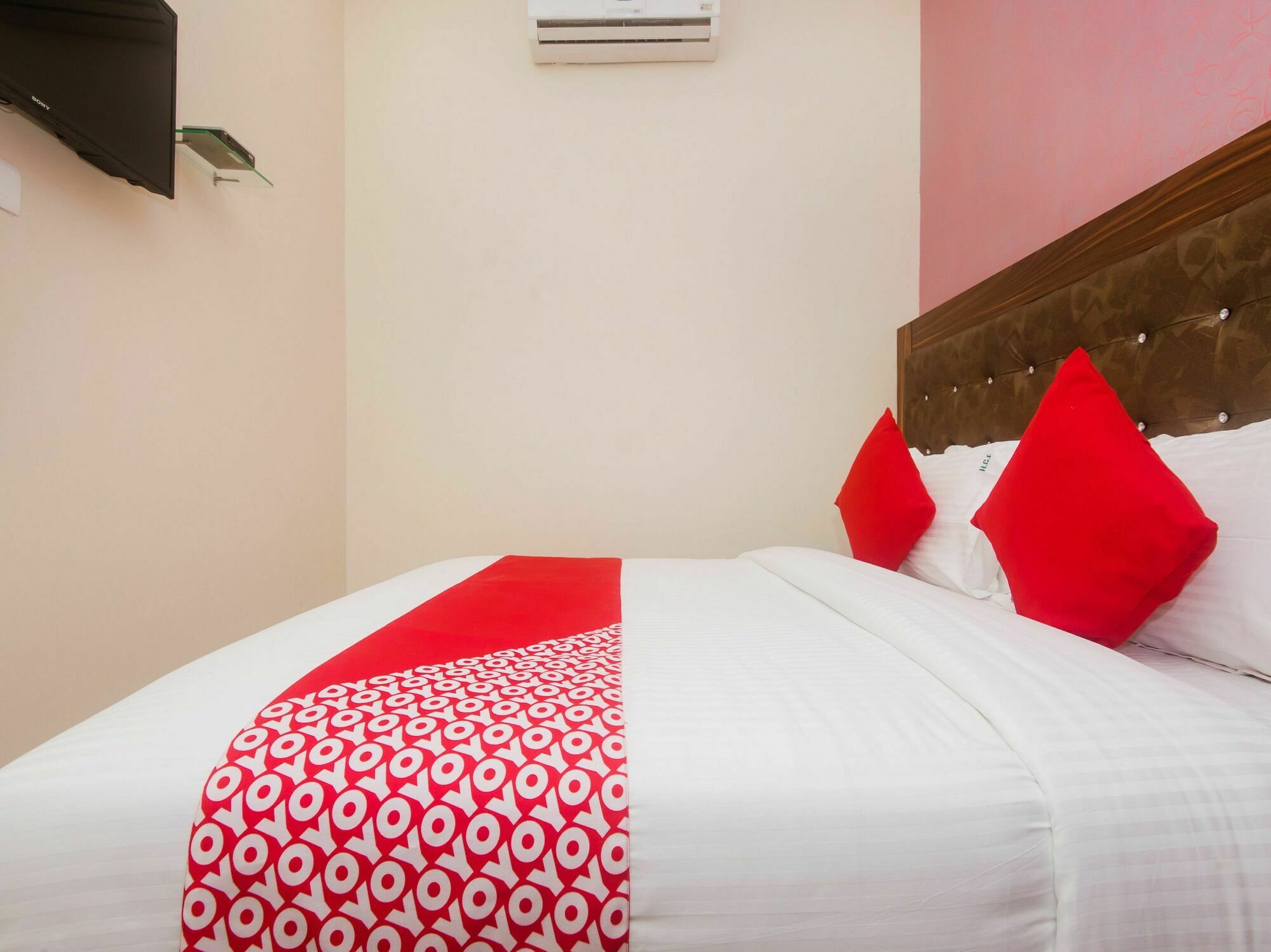 Hotel O Greenforest Near Airport Road Metro Station Βομβάη Εξωτερικό φωτογραφία