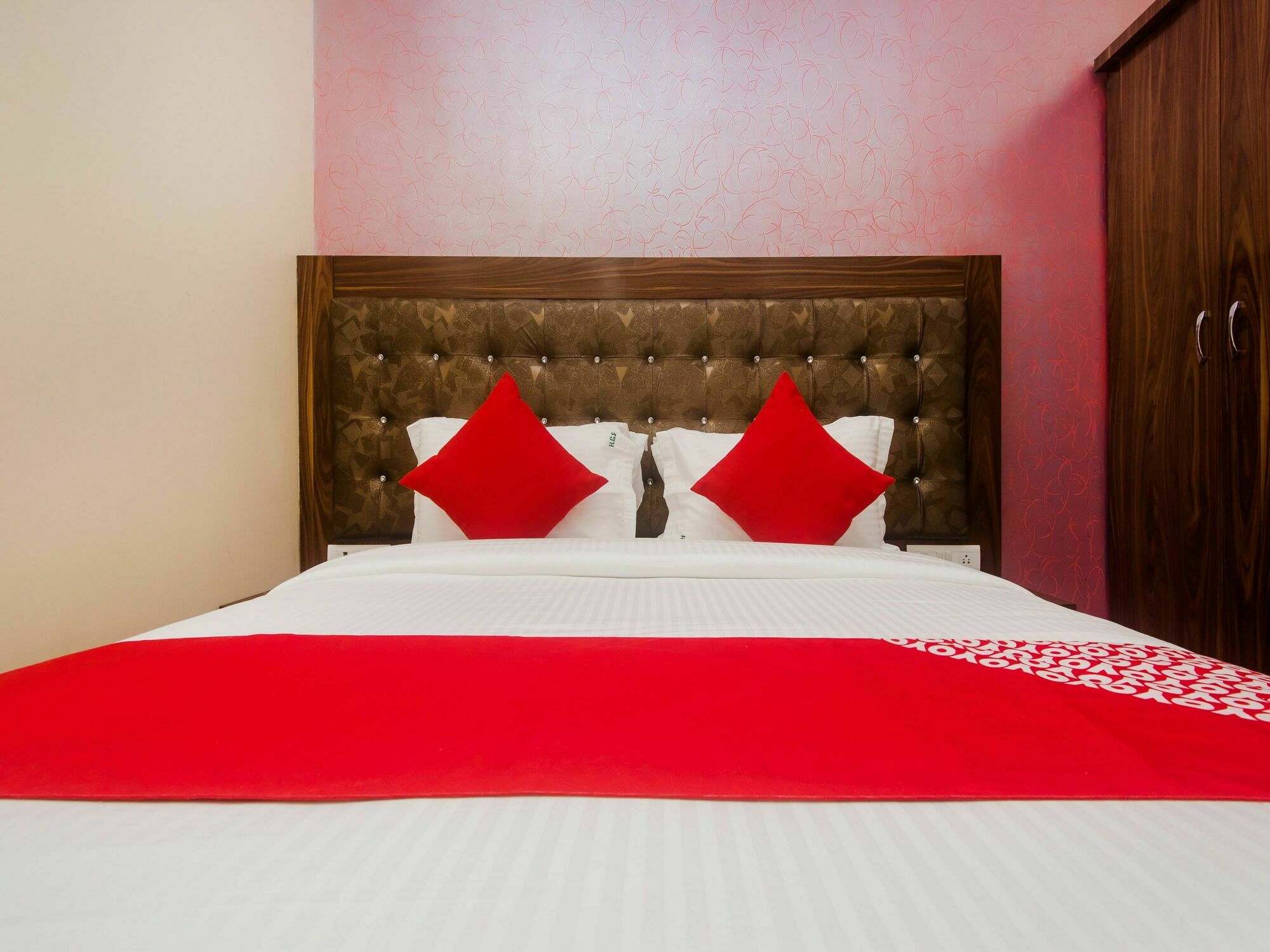 Hotel O Greenforest Near Airport Road Metro Station Βομβάη Εξωτερικό φωτογραφία